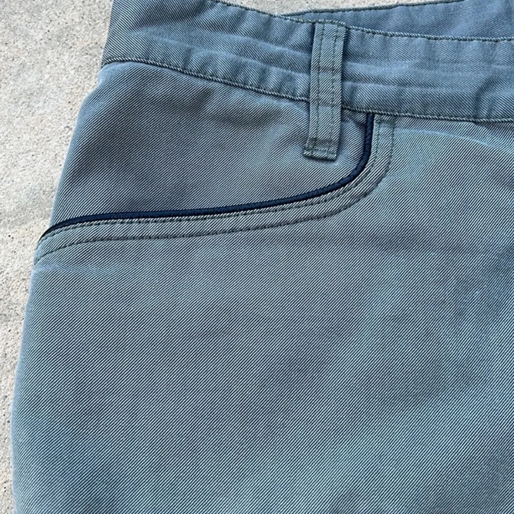 Oakley Men's Green Cargo Shorts Size 36